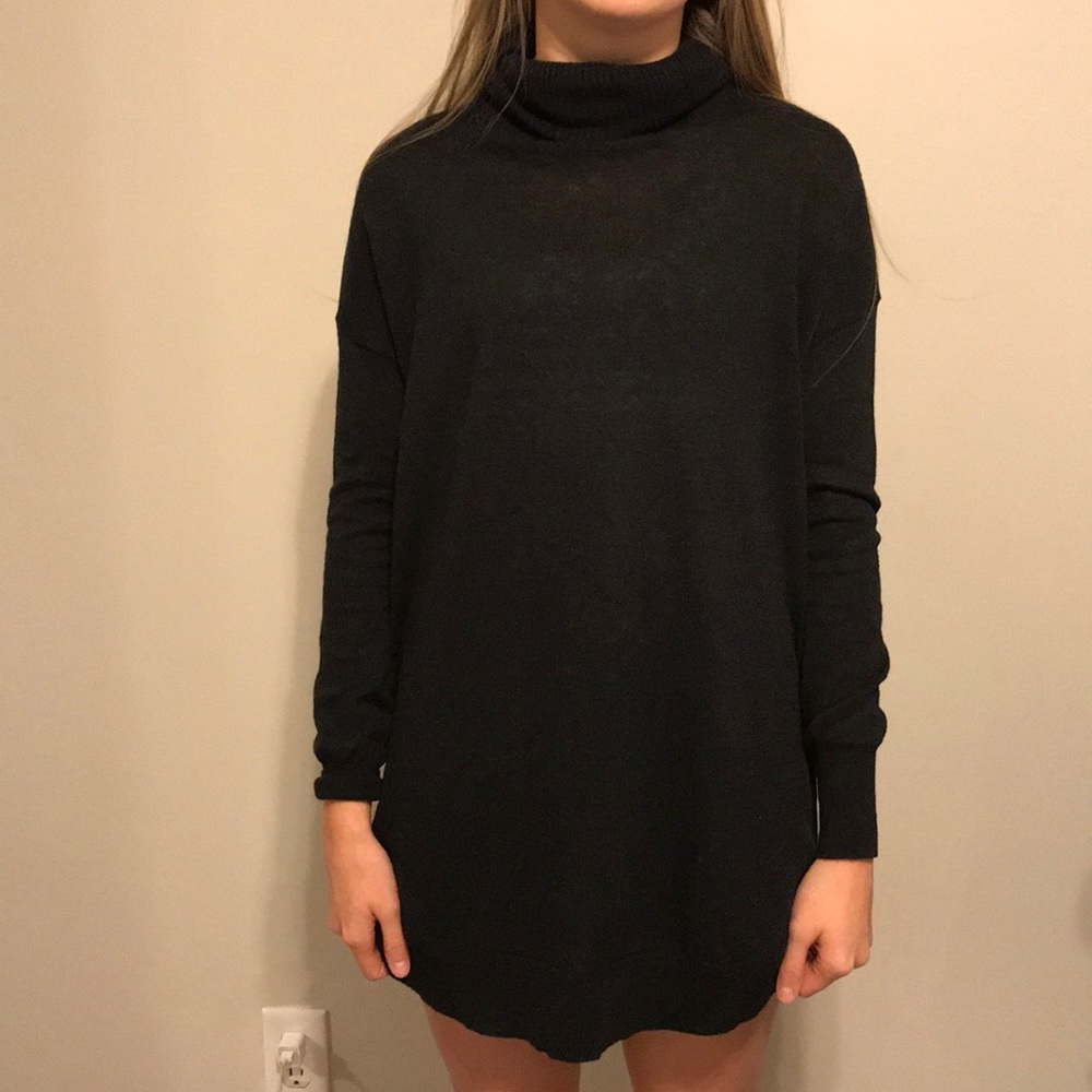 Basic H&M turtle neck light knit sweater